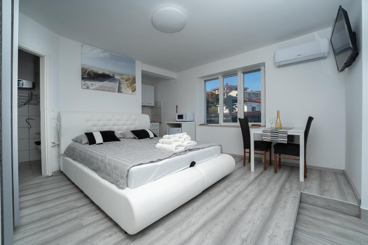 Bellevue Molet Apartments Capodistria Esterno foto