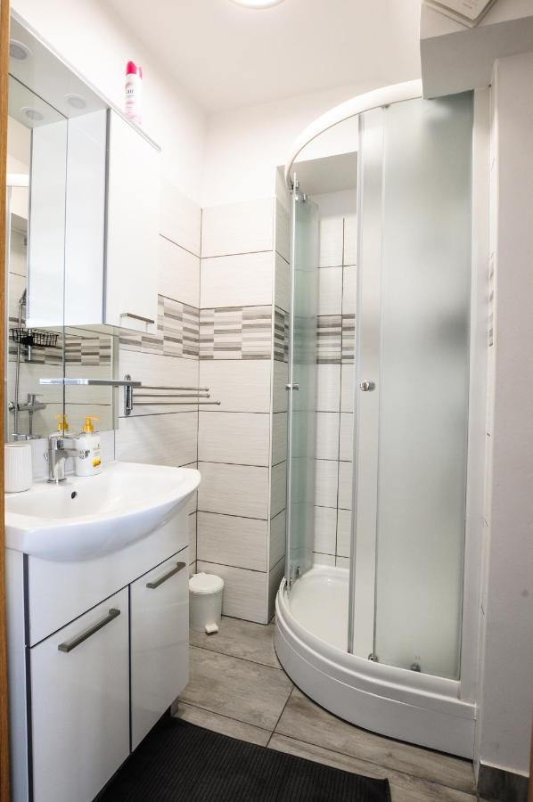 Bellevue Molet Apartments Capodistria Esterno foto