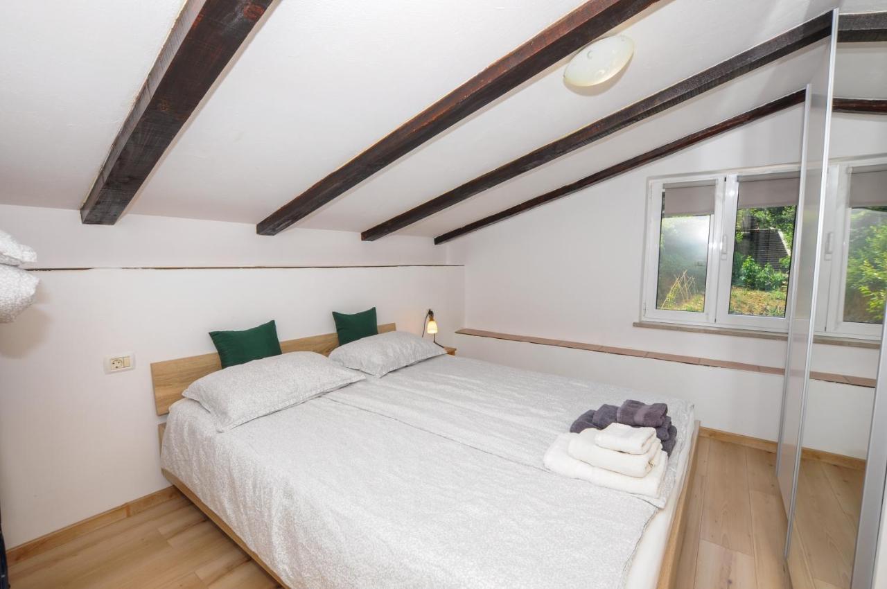 Bellevue Molet Apartments Capodistria Esterno foto